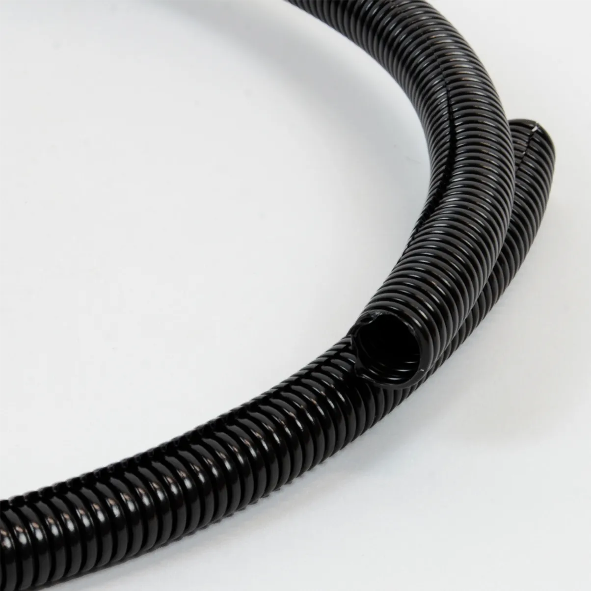 Ribbed cable protector against chewing of rabbits