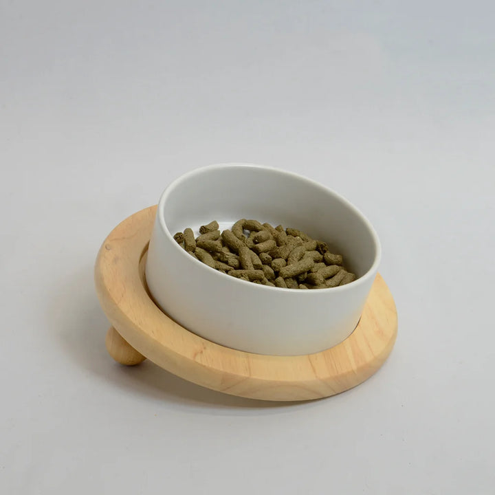 White rabbit bowl with inclined round bamboo stand